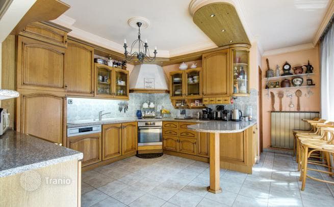 11-комнатный дом в городе 650 м² в Районе XIV (Зугло), Венгрия, фото 3