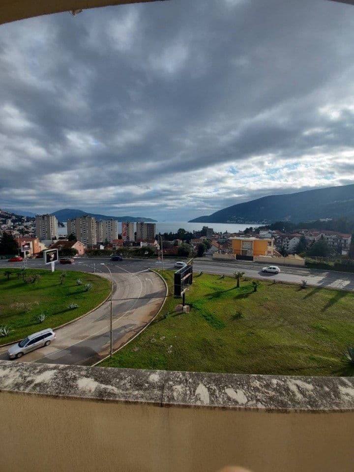 Квартира в Херцег-Нови, Черногория, 76 м2