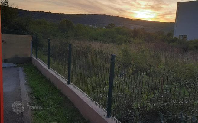Большой земельный участок рядом с дорогой, Радановичи, Котор, Черногория